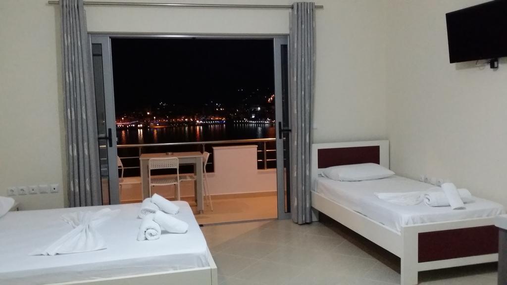 Bill'S Apartments Sarande Ngoại thất bức ảnh